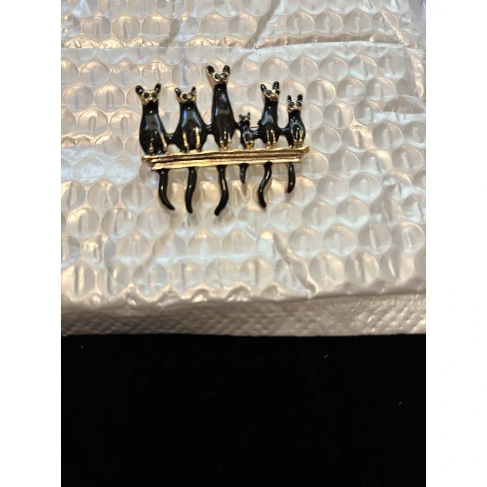 Vintage Six Black Cats on Fence Brooch Green Rhinestone Eyes Moving Tails[JB2]